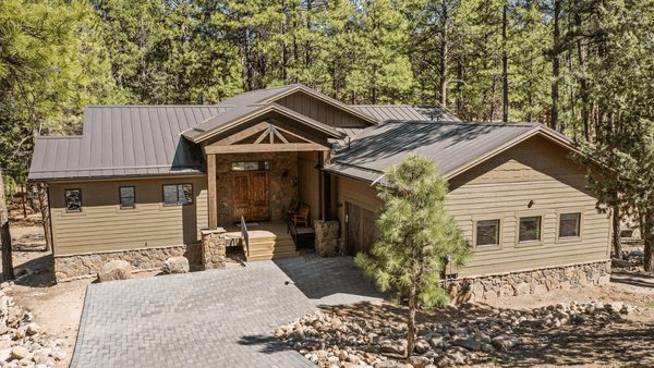 Turn-Key Custom Mountain Estate in Escalante 