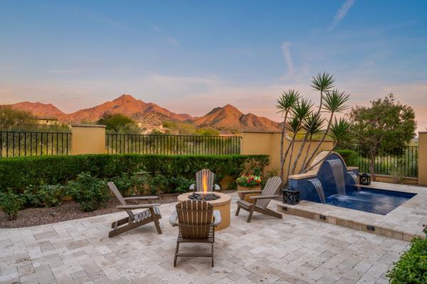 Sweeping Mountain Views in a Prestigious Silverleaf Community