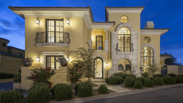 feature image of An Exceptional Silverleaf Residence Offering Effortless Luxury and Modern Design