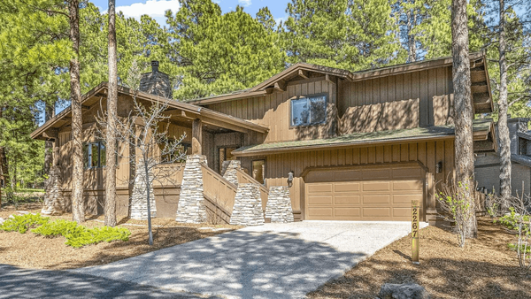 Timeless Mountain Living in Forest Highlands