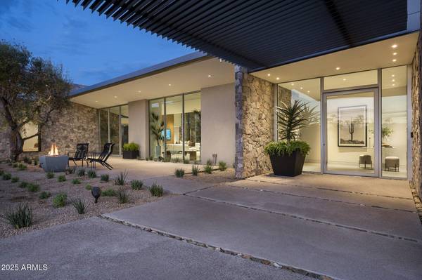 5120 N CASA BLANCA Drive, Paradise Valley, AZ 85253