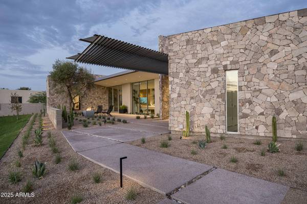 5120 N CASA BLANCA Drive, Paradise Valley, AZ 85253