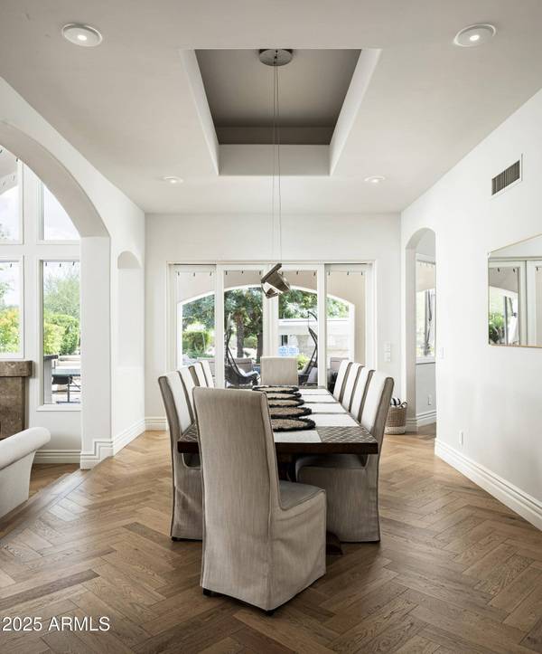 7475 E JACKRABBIT Road, Scottsdale, AZ 85250