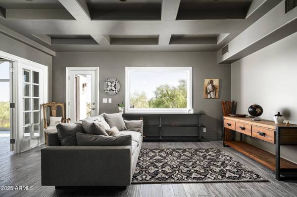 3977 E Paradise View Drive, Paradise Valley, AZ 85253