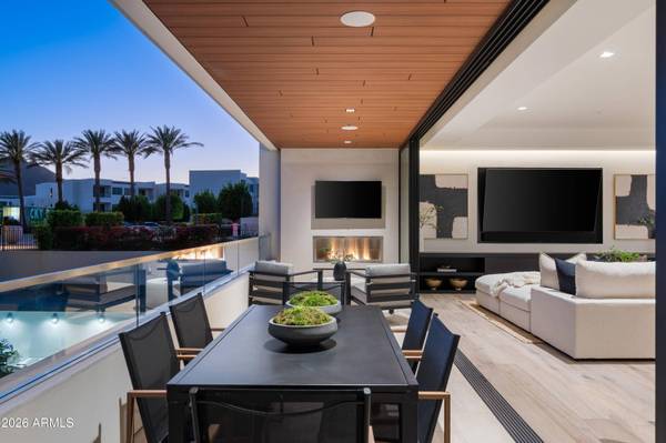 6587 N Palmeraie Boulevard #2002, Paradise Valley, AZ 85253