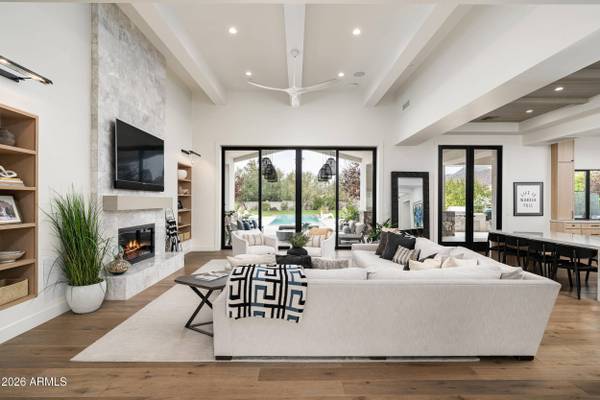 10620 E CHOLLA Street, Scottsdale, AZ 85259