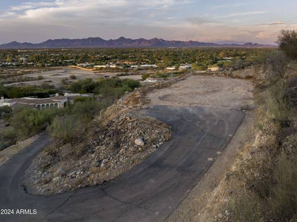 6041 E FOOTHILL Drive N, Paradise Valley, AZ 85253