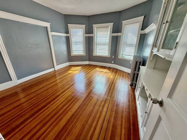 28 Haslet St, Boston, MA 02131