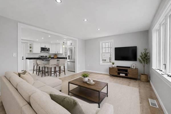 298 King St, Fall River, MA 02724