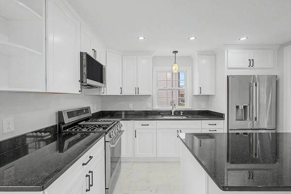 298 King St, Fall River, MA 02724