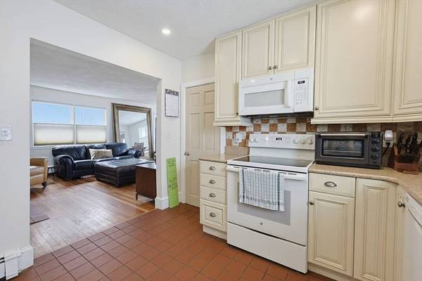 68 Lancaster Ave, Revere, MA 02151