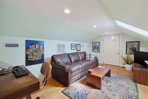 68 Lancaster Ave, Revere, MA 02151