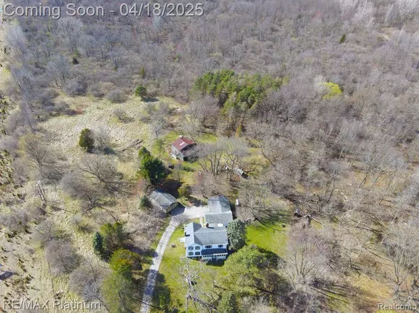 565 SLEAFORD Road, Howell Twp, MI 48843