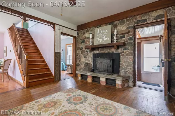 565 SLEAFORD Road, Howell Twp, MI 48843