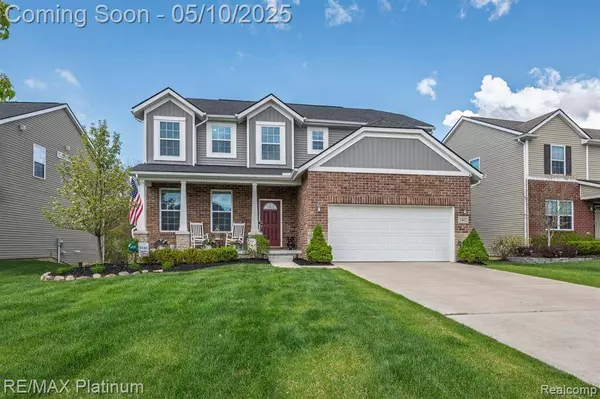 1402 SECRETARIAT Way, Oceola Twp, MI 48843