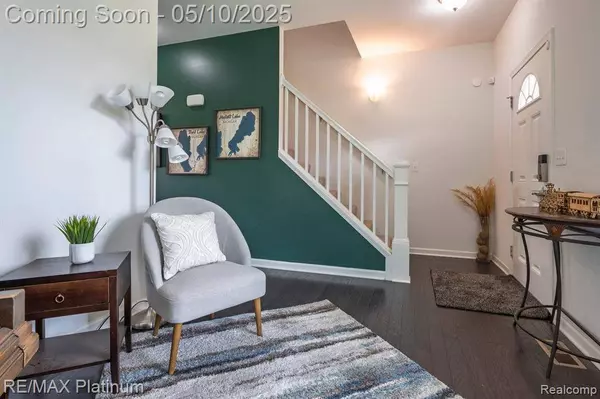 1402 SECRETARIAT Way, Oceola Twp, MI 48843