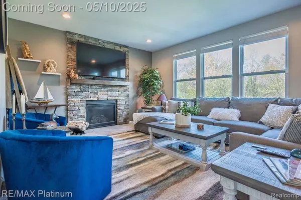 1402 SECRETARIAT Way, Oceola Twp, MI 48843