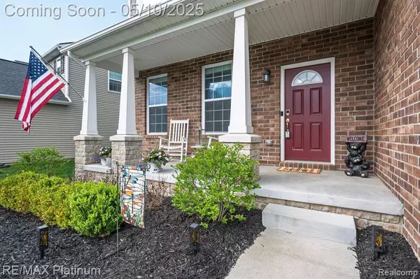 1402 SECRETARIAT Way, Oceola Twp, MI 48843