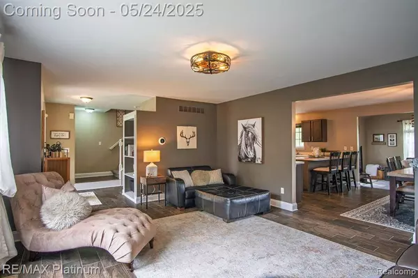 8313 Mill Pointe Court, Goodrich Vlg, MI 48438