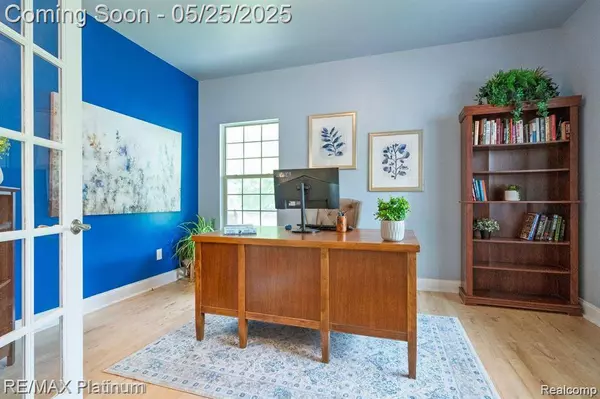 2038 PINE BLUFFS CT, Highland Twp, MI 48357