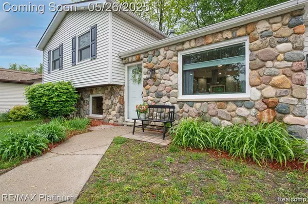 638 GLENWYTH Road, Brighton, MI 48116