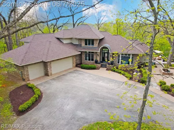 5519 GREAT HAWK Circle, Ann Arbor, MI 48105