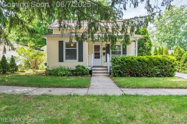 216 S Cedar Street, Williamston, MI 48895