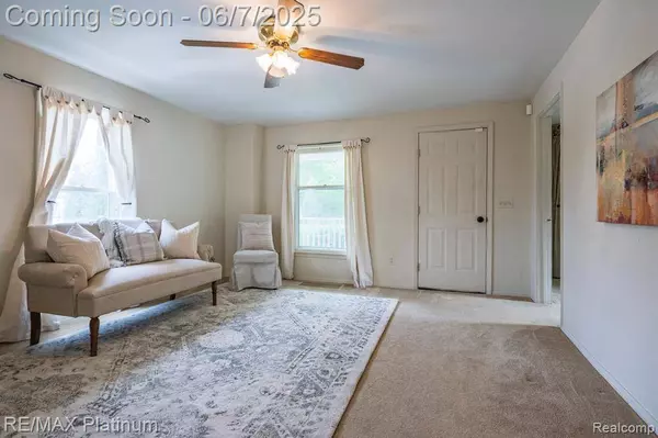 216 S Cedar Street, Williamston, MI 48895