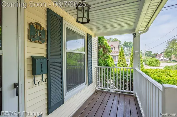 216 S Cedar Street, Williamston, MI 48895