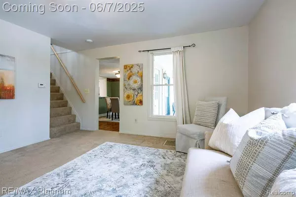 216 S Cedar Street, Williamston, MI 48895