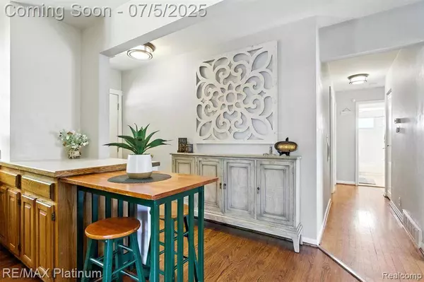 11634 Spicer Drive, Plymouth, MI 48170