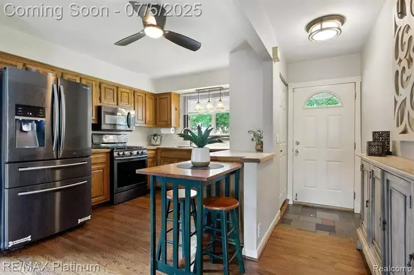 11634 Spicer Drive, Plymouth, MI 48170