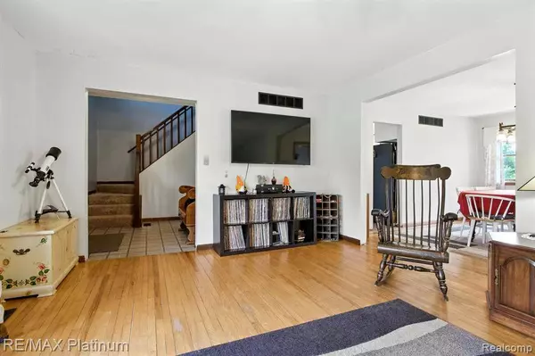 11077 Owosso Road, Conway Twp, MI 48836