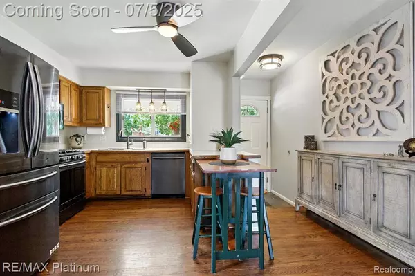 11634 Spicer Drive, Plymouth, MI 48170