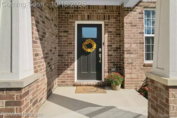 28140 Hummingdale Circle, Novi, MI 48377