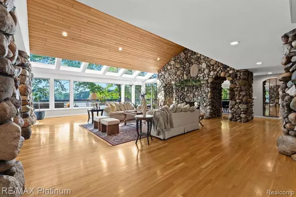 2095 Brighton Shores Trail, Genoa Twp, MI 48843