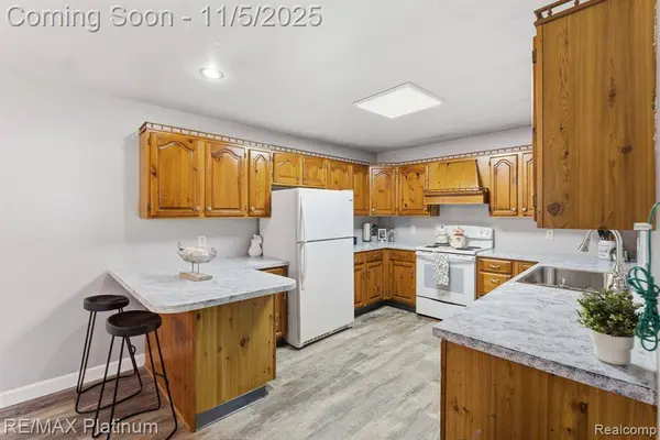 5315 E Allen Road, Webberville Vlg, MI 48892