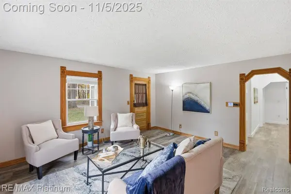 5315 E Allen Road, Webberville Vlg, MI 48892