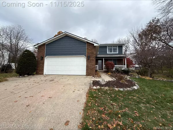 11254 Katrine DR, Fenton, MI 48430