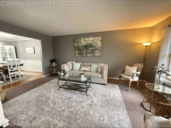 11254 Katrine DR, Fenton, MI 48430