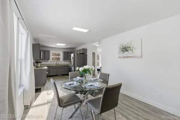 2424 Fisher RD, Howell, MI 48855