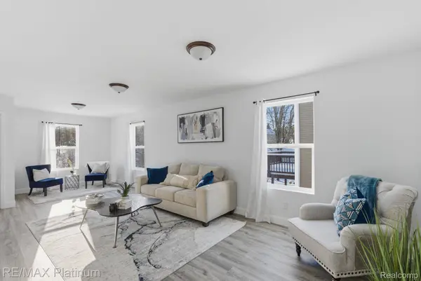 2424 Fisher RD, Howell, MI 48855