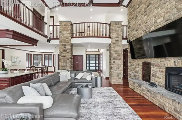 11205 Redberry CT, Whitmore Lake, MI 48189