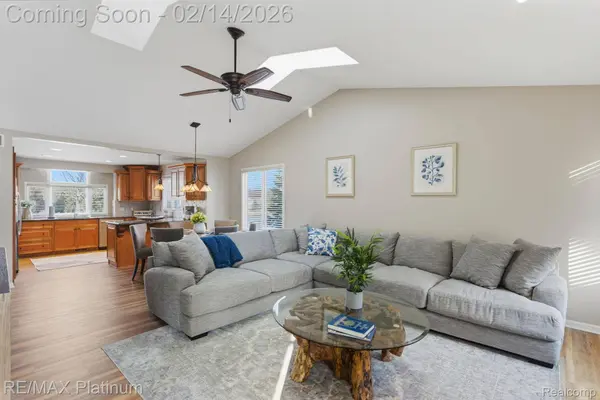 1239 Cedarwood DR, Brighton, MI 48116
