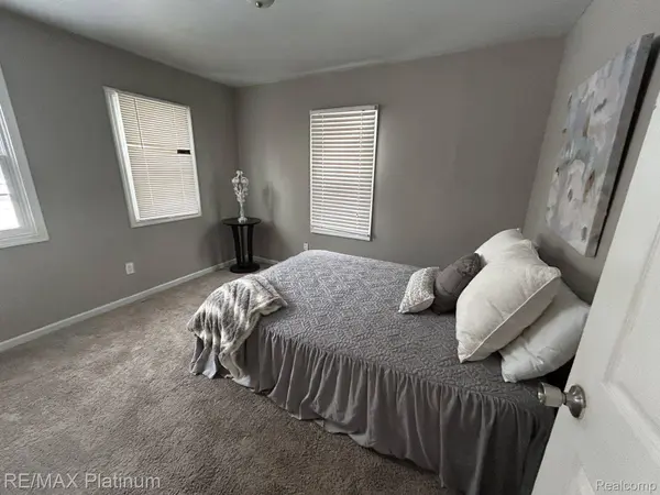 8573 PORTAGE LAKE BLVD, Pinckney, MI 48169