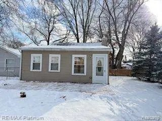 8573 PORTAGE LAKE BLVD, Pinckney, MI 48169