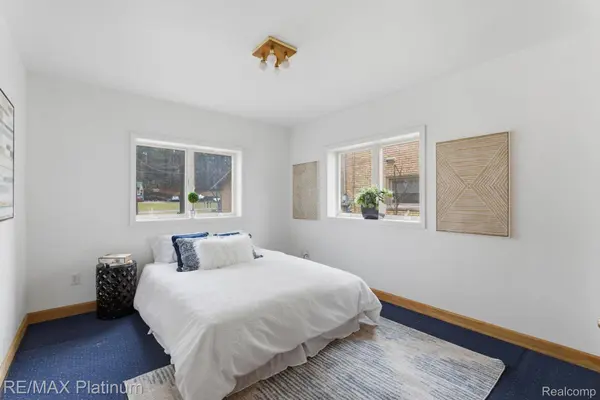 3340 Pineridge LN, Genoa Township, MI 48116