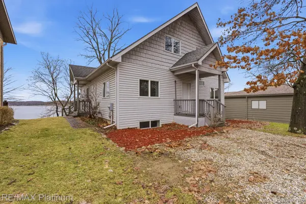 3340 Pineridge LN, Genoa Township, MI 48116