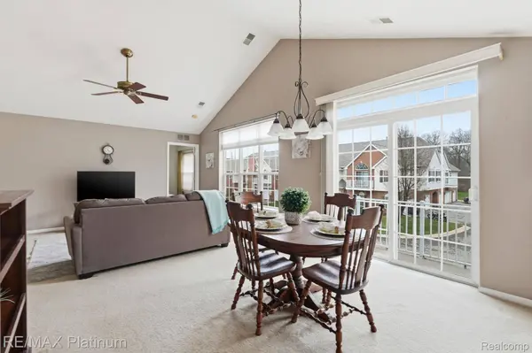 556 Olde English CIR #94, Howell Township, MI 48855