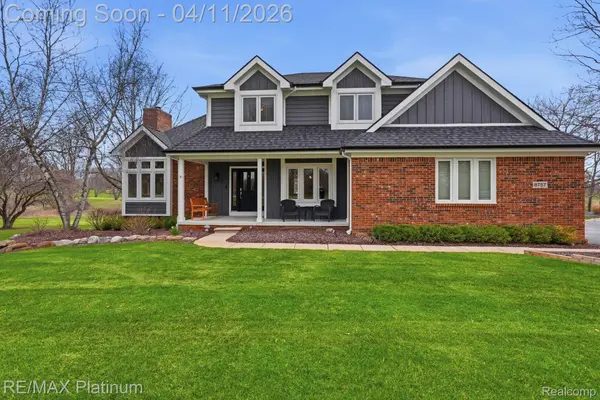 8757 Pebble Creek DR, Hamburg Township, MI 48169